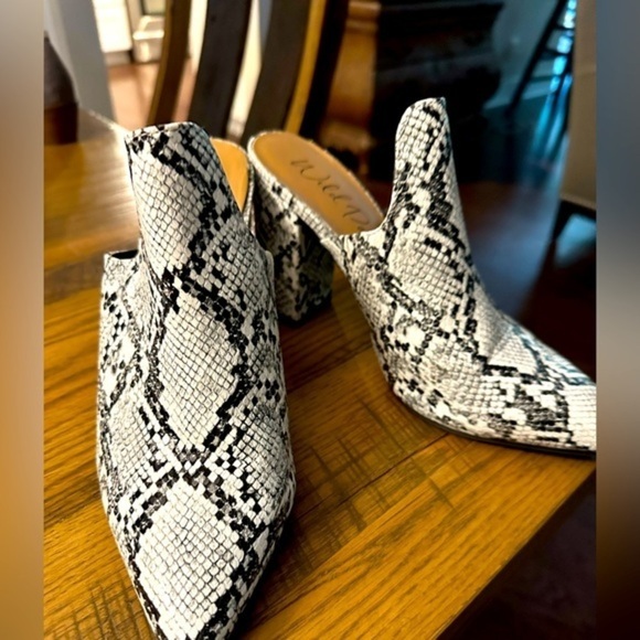 Wild Pair Snake Skin Booties - Great Condition - Size 9M - Picture 4 of 8